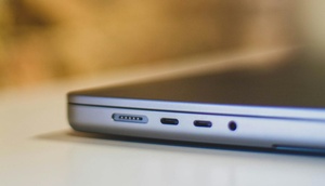 USB-C-Anschluss am Laptop