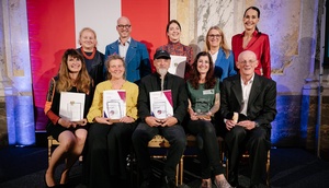 Foto vom Bundestierschutzpreis 2026 mit Ministerin Schumann, Staatssekräterin Königsberger-Ludwig und Preisträger:innen