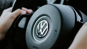 Lenkrad mit VW Logo