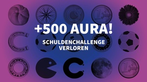 Postkarte mit Schriftzug "+ 500 Aura! Schuldenchallenge verloren"; im Hintergrund verschiedene runde Symbole als Illustration, © BMSGPK