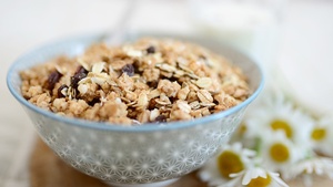 Cerealien in einer Schüssel, © Bild von congerdesign auf Pixabay