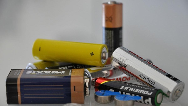 verschiedene Batterien , © upload.wikimedia.org verschiedene Batterien , © upload.wikimedia.org