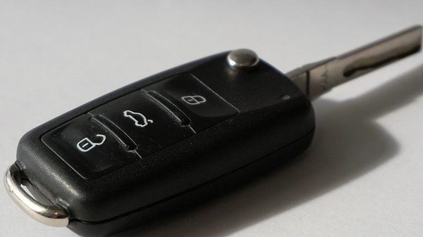 Autoschlüssel, © https://pixabay.com/de/photos/autoschlüssel-auto-schlüssel-1234785/