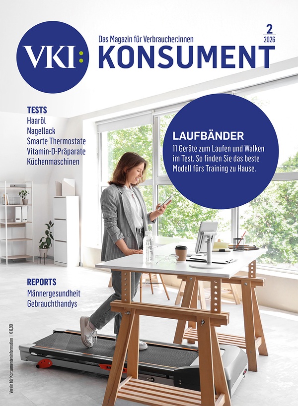 Cover der Februar-Ausgabe der Zeitschrift "Konsument" (Frau steht am Schreibtisch und trainiert nebenbei auf Laufband), &copy; Verein für Konsumenteninformation (VKI)
