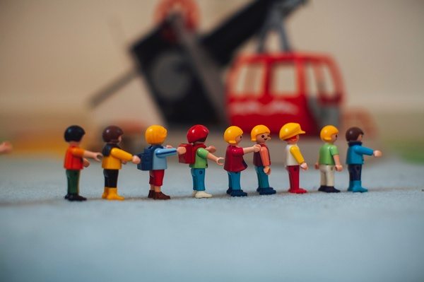 Playmobil Figuren in einer Reihe, © Photo by Markus Spiske on Unsplash Playmobil Figuren in einer Reihe, © Photo by Markus Spiske on Unsplash