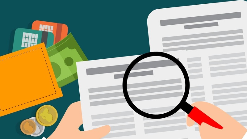 Kreditvertrag prüfen mit Lupe, &copy; Bild von Mohamed Hassand auf Pixabay