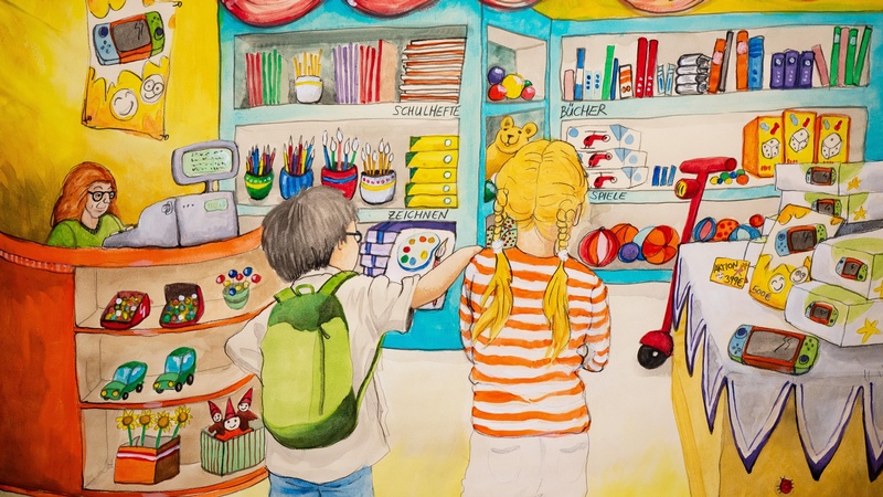 Bub und Mädchen stehen im Spielzeugladen, © Raoul Krischanitz / BMASGPK Bub und Mädchen stehen im Spielzeugladen, © Raoul Krischanitz / BMASGPK