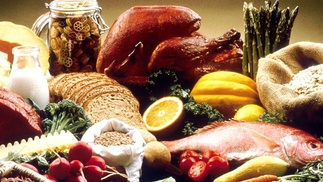 Lebensmittel: Gemüse, Milch, Fisch, Getreide