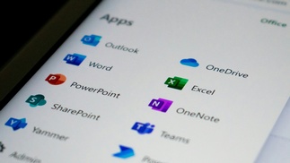 Display mit Symbolen von Microsoft 365 Anwendungen