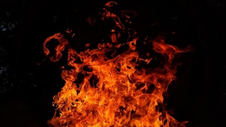 rote Flammen