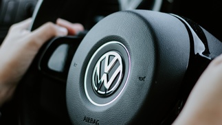 Lenkrad mit VW Logo