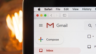 Ausschnitt Handydisplay, Googlemail Inbox